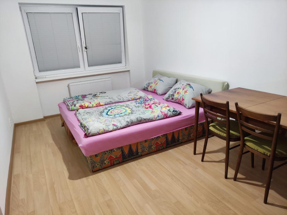 U Koncoka Apartment Levice Bagian luar foto